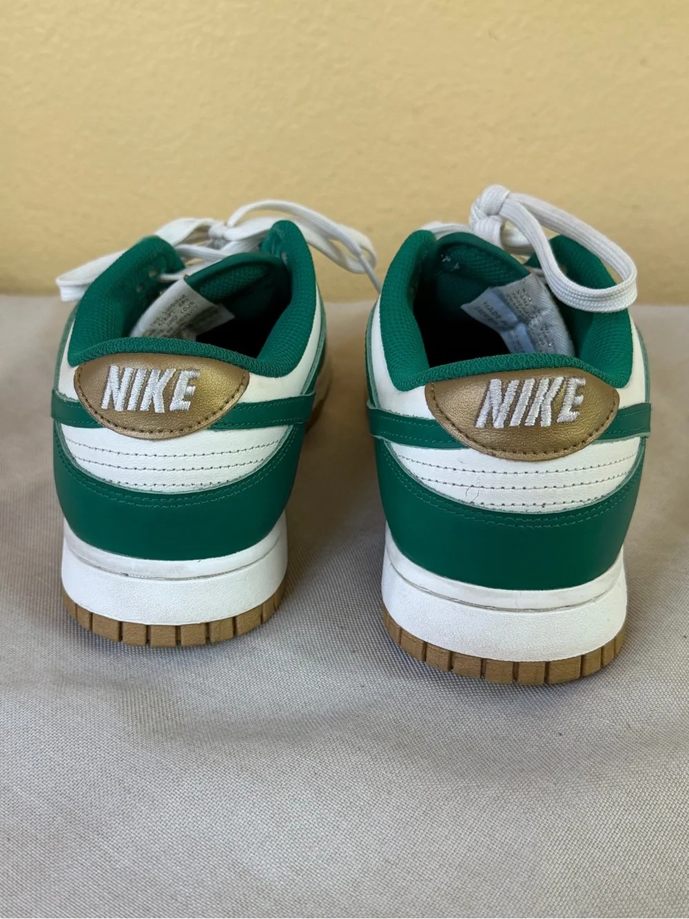 Nike Dunk Low Malachite Metallic Gold Gum Sole Sneakers Women’s 8 FB7173-131 EUC